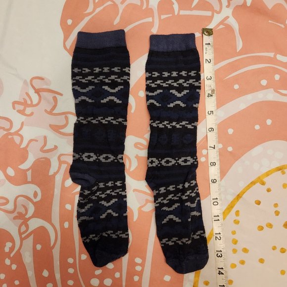 Aztec style patterned socks - Picture 2 of 3